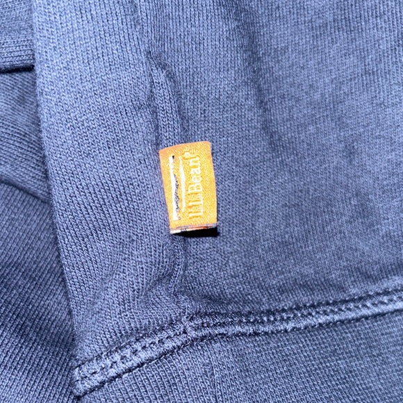 L.L. Bean Men's Dark Blue Crewneck Sweater - Picture 4 of 4